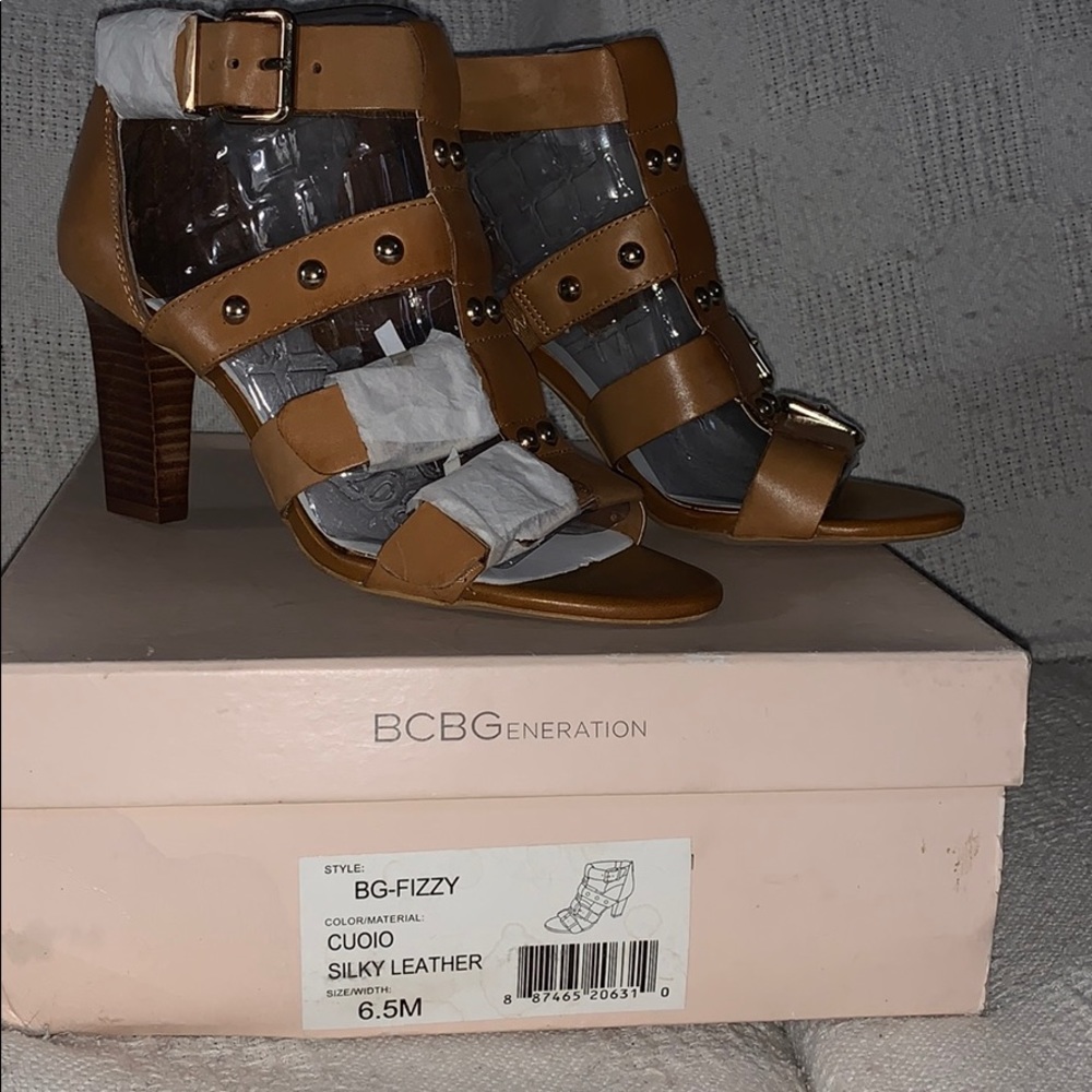 BCBG Fizzy 6.5